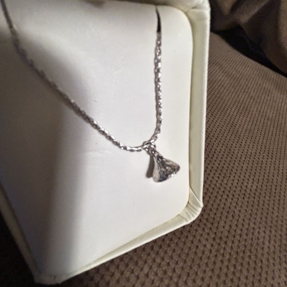 Sterling Silver Solid Vintage Hershey Kiss Pendant & Silver Chain in Jewelry Box - Picture 5 of 8